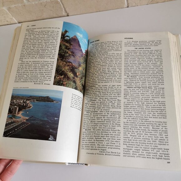 1979 Year Book Encyclopedia Vintage Birthday Gift Annual Recap Grolier Gen X - Picture 7 of 8